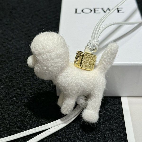 追跡付き 安い ロエベ チャウチャウ N級品 チャーム lov43942